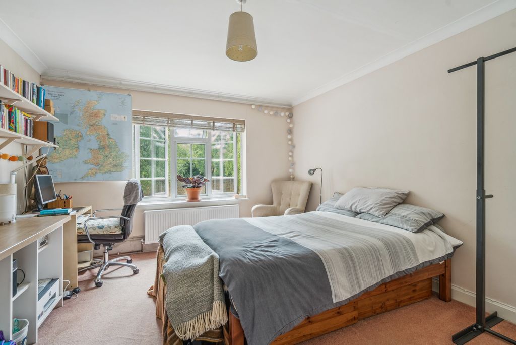 Property photo 3 of 9