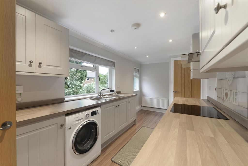 Property photo 3 of 13 5