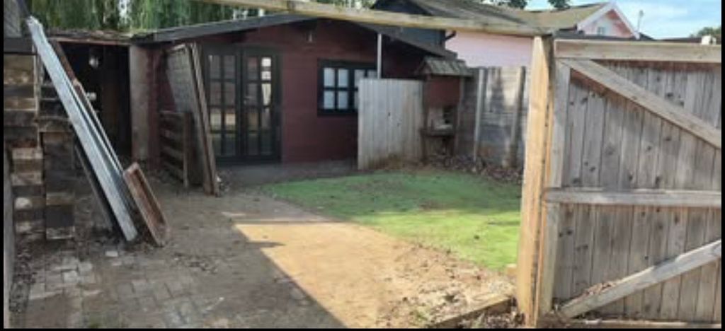 Property photo 1 of 2
