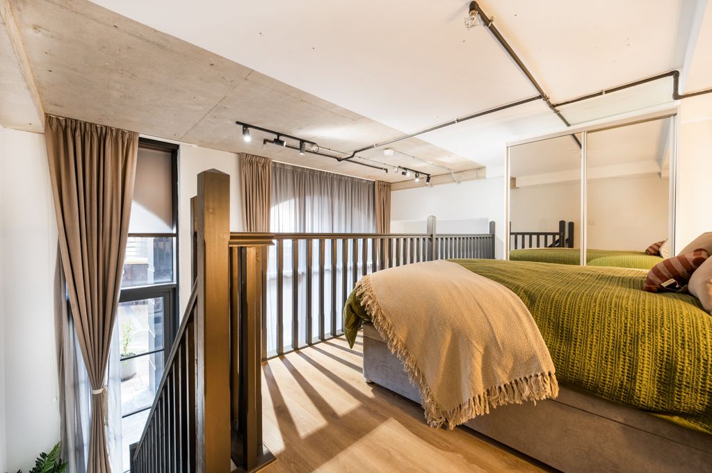 Property photo 2 of 22