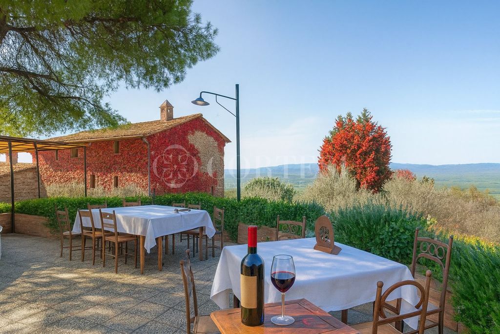 Property photo 1 of 60 Exclusive Historic Guesthouse Estate With Panoramic View Of Assisi And The Chapel
