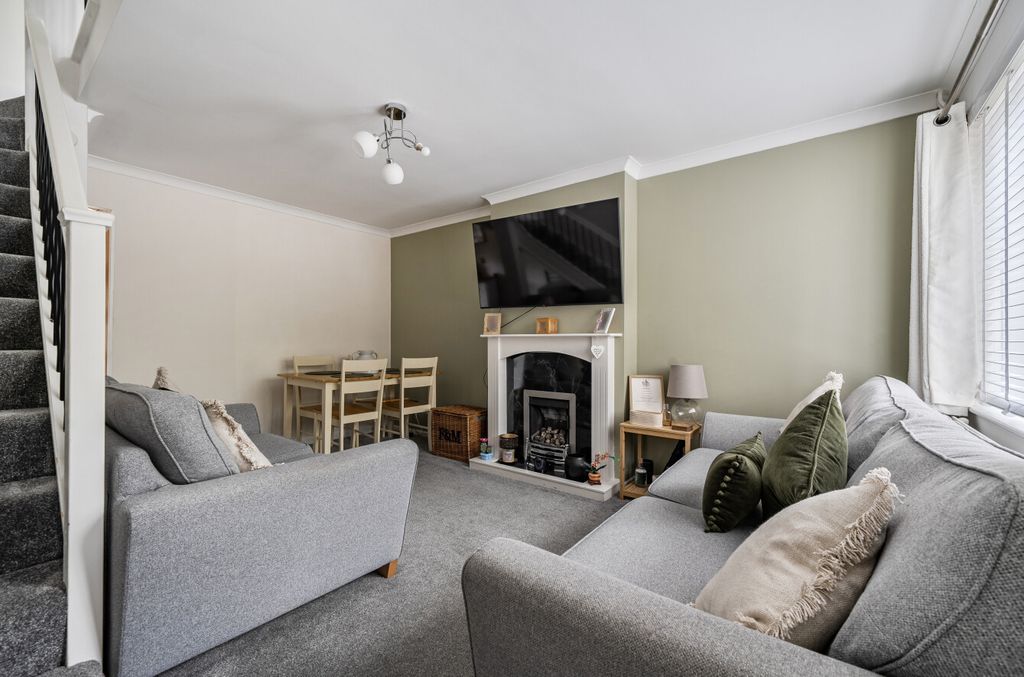 Property photo 2 of 11 1454107-23-69Fa19...