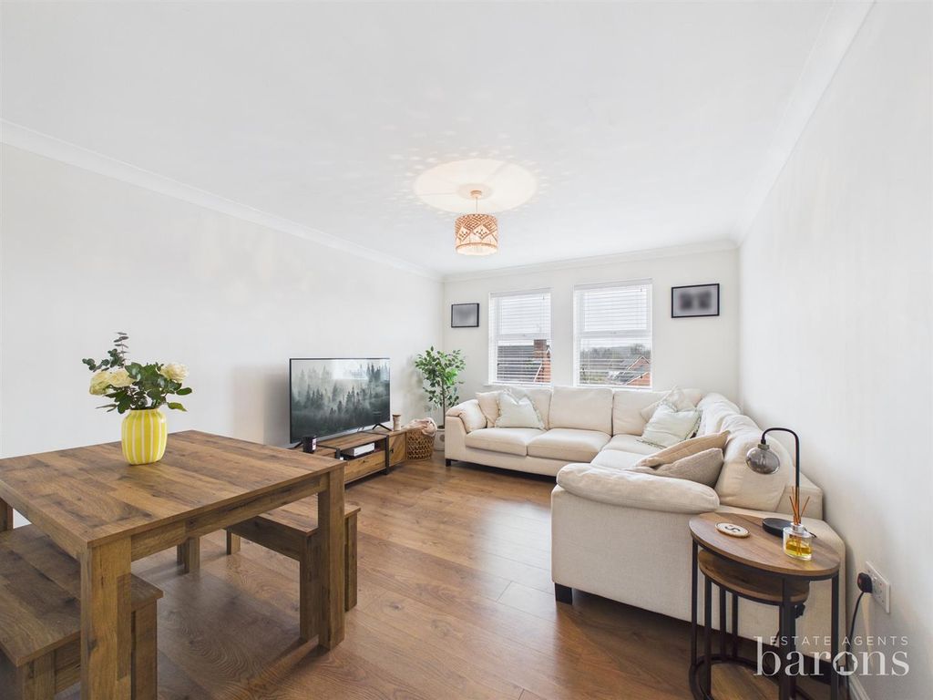 Property photo 2 of 20 Cam05500G0-Pr0132-Still026.Jpg