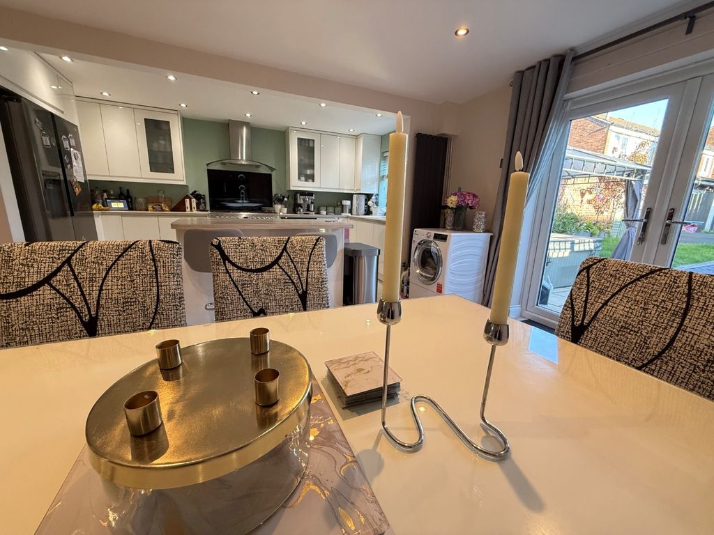 Property photo 3 of 17 2893262