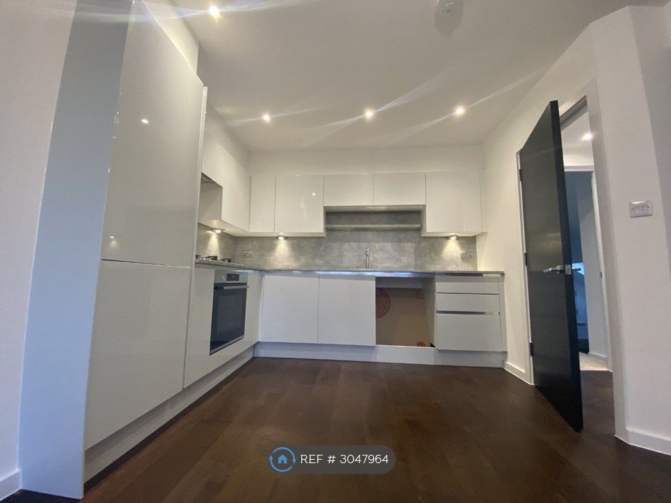 Property photo 3 of 7 Kitchen
