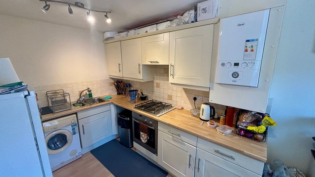 Property photo 3 of 12