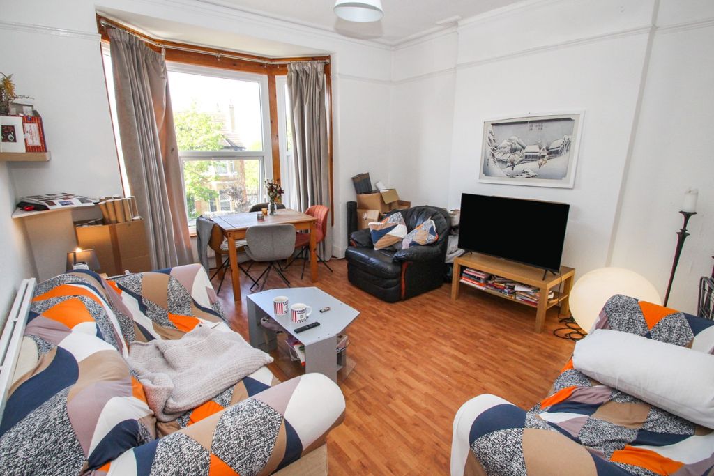 Property photo 2 of 15 1642192