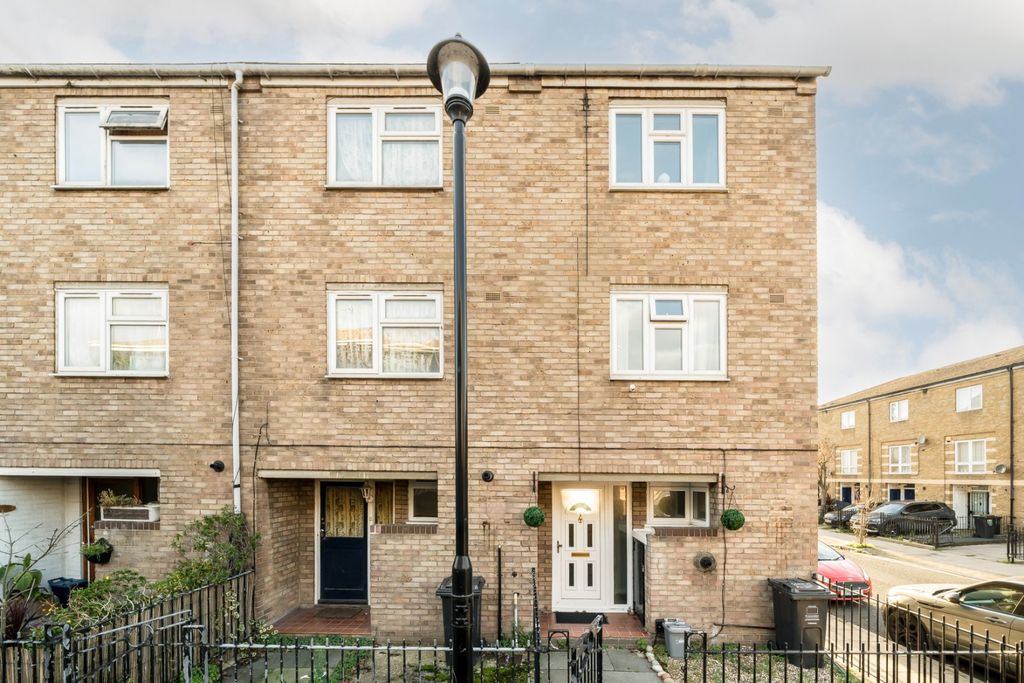 Property photo 1 of 9 Exterior