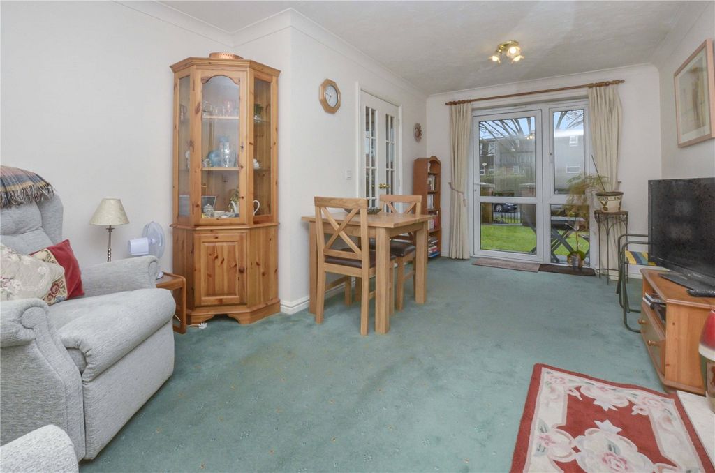 Property photo 2 of 10 Living Room