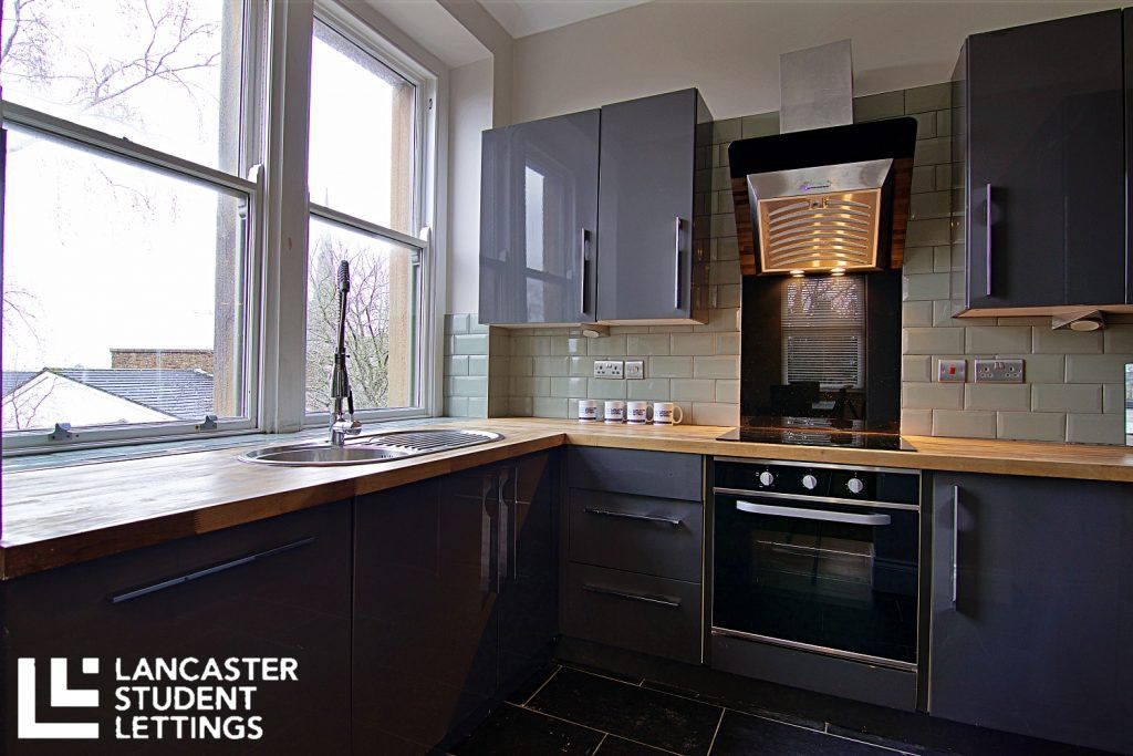 Property photo 3 of 14 Property Photo