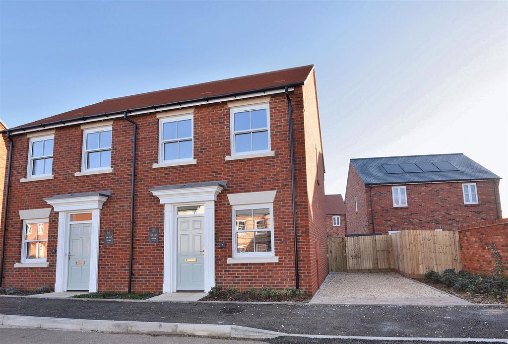 Property photo 1 of 8 Front