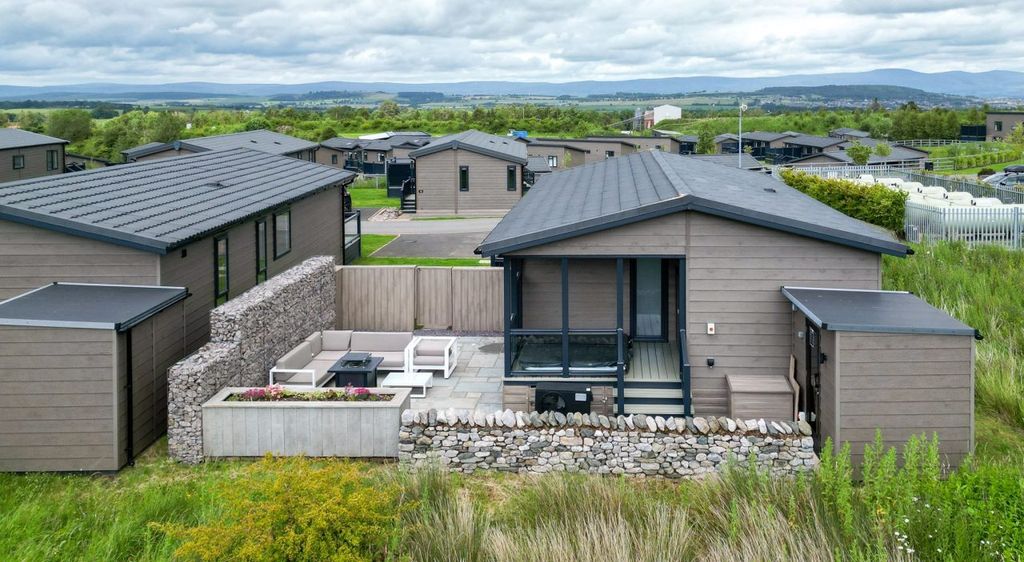 Property photo 3 of 8 2d2B86E1 Ce17 4c4B 9Fd3 1F84Af1Fa746.Jpeg