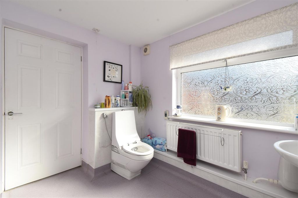 Additional image 12 of 4 bed detached bungalow for saleMoscow Road, Hastings TN35
