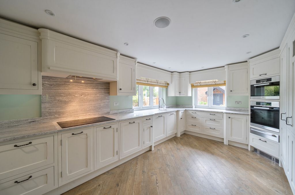 Property photo 2 of 15 1342475-17-68A5B5...