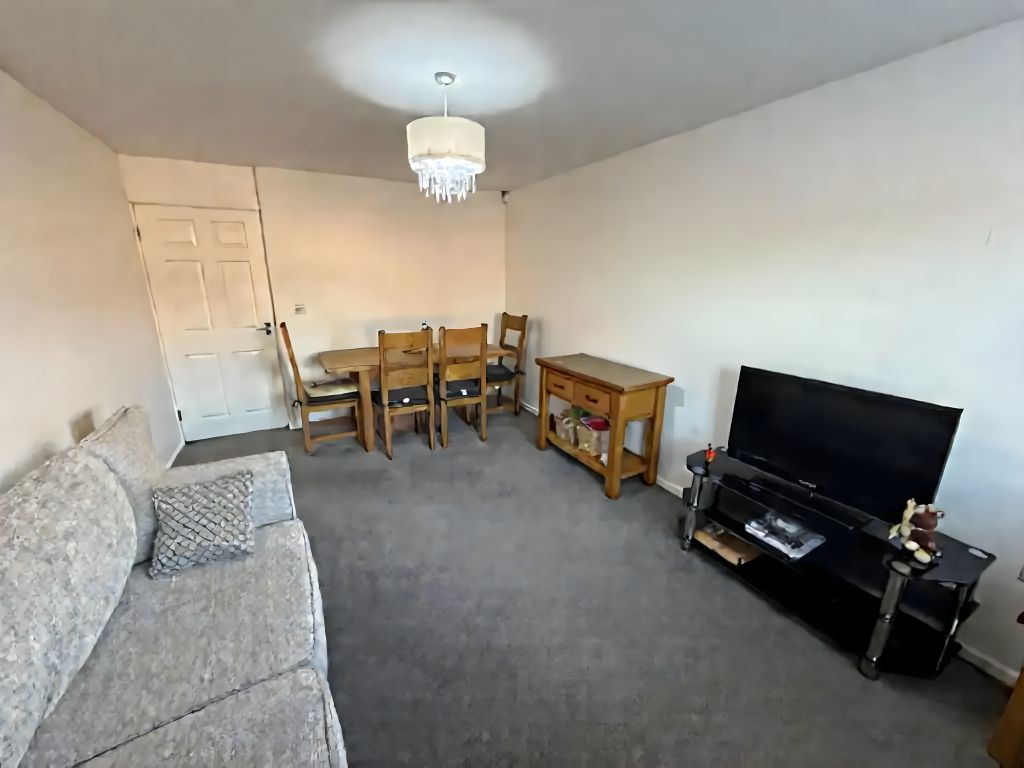 Property photo 2 of 8 Lounge