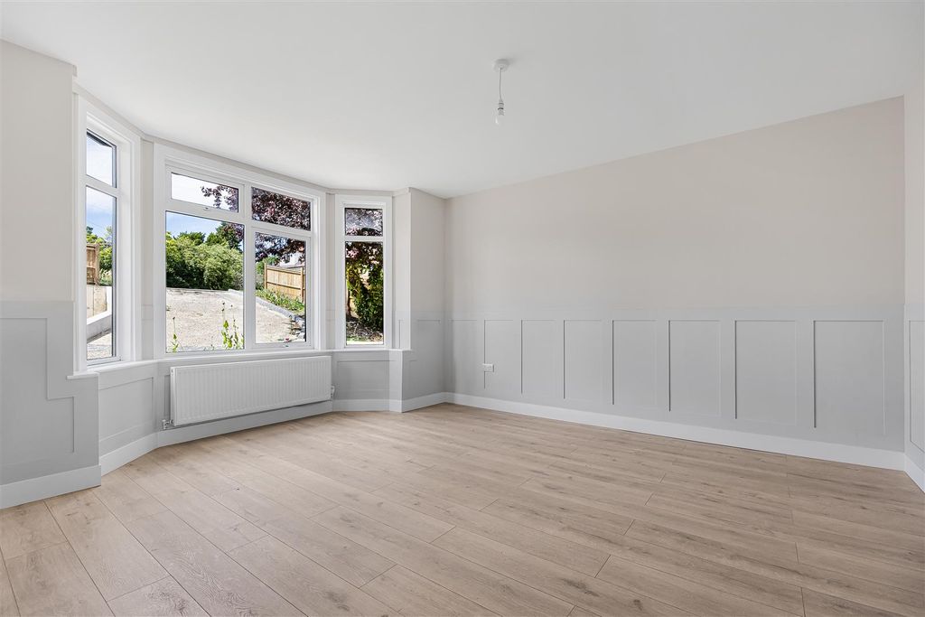 Property photo 2 of 29 32_85069.Jpg