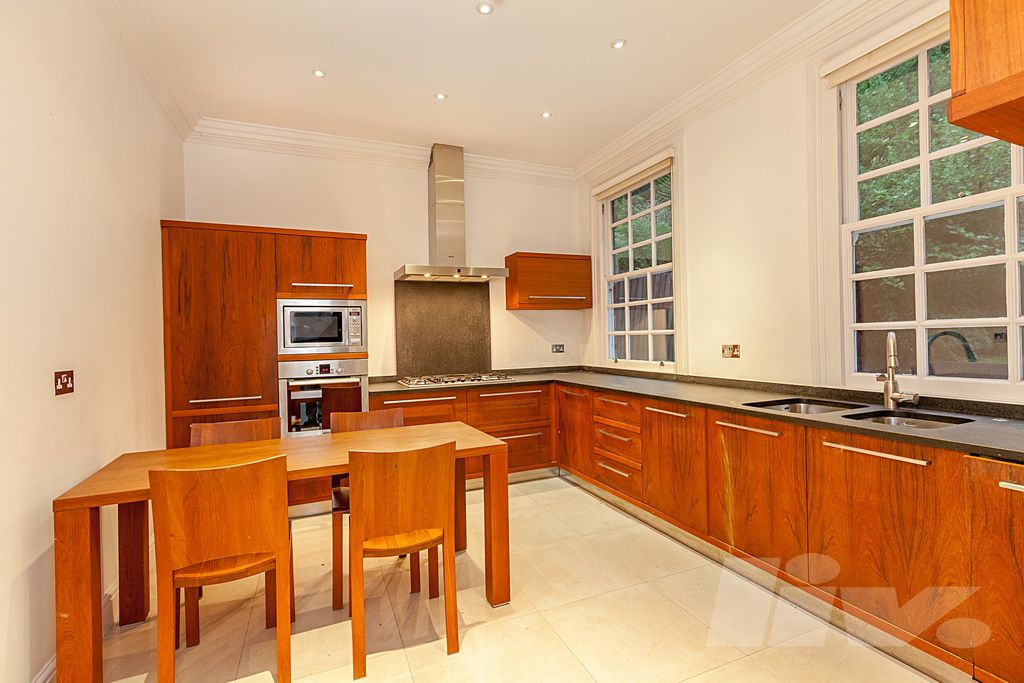 Property photo 3 of 20 Photo 10