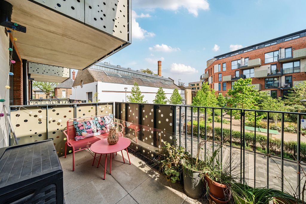 Property photo 3 of 18 Balcony