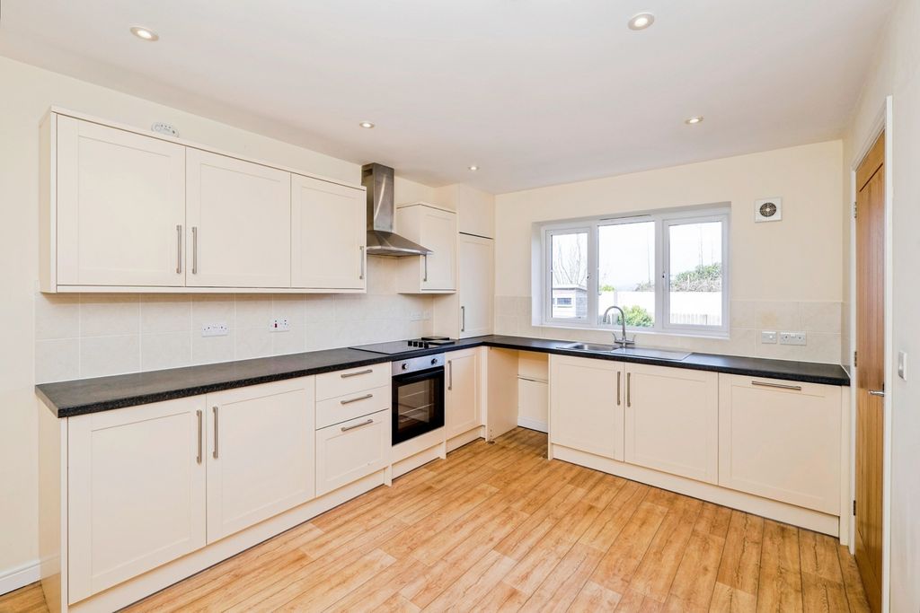 Property photo 3 of 13 Pbox-Img.Jpg