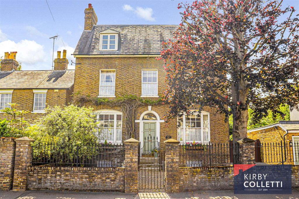 Property photo 1 of 34