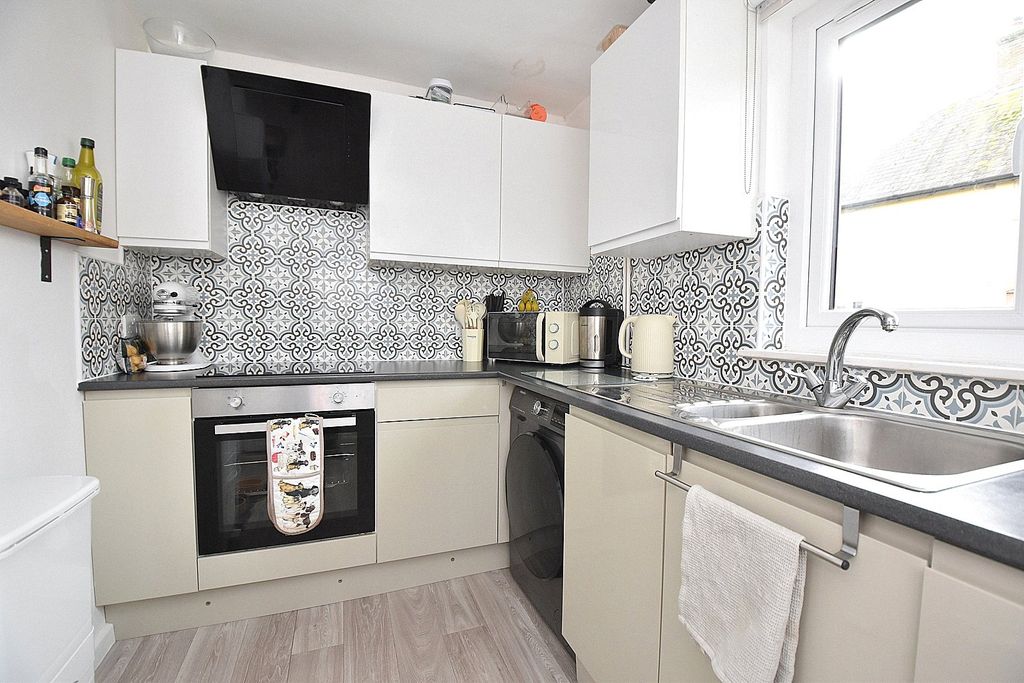 Property photo 2 of 9 Picture No. 03