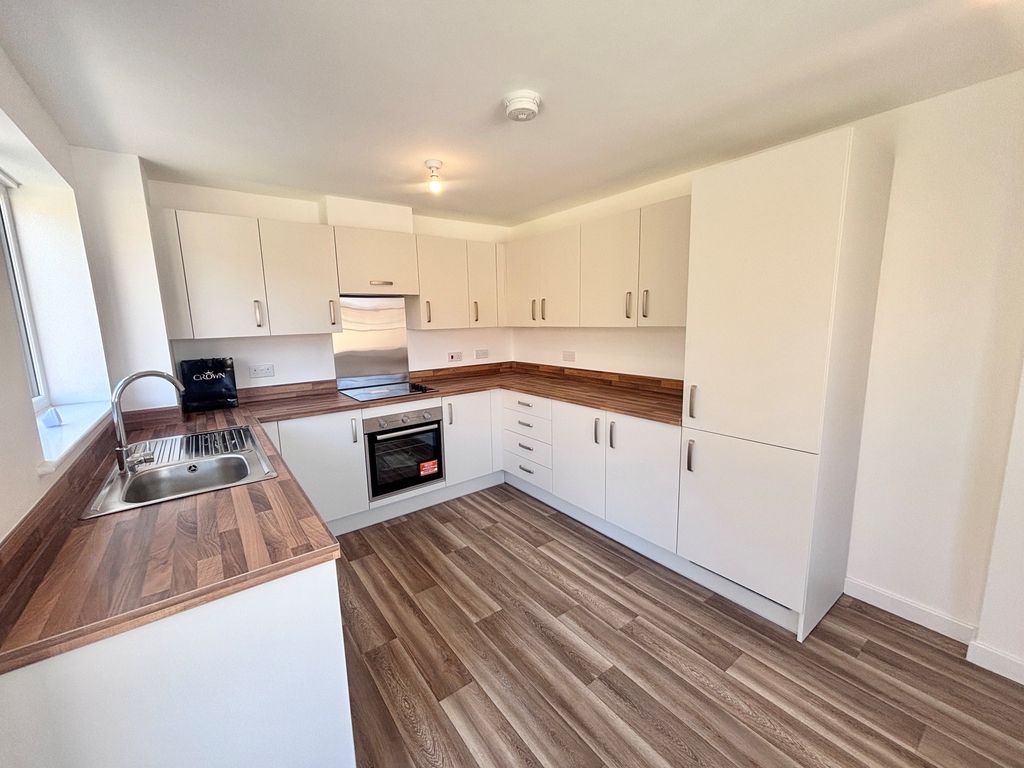 Property photo 1 of 13 Kitchen