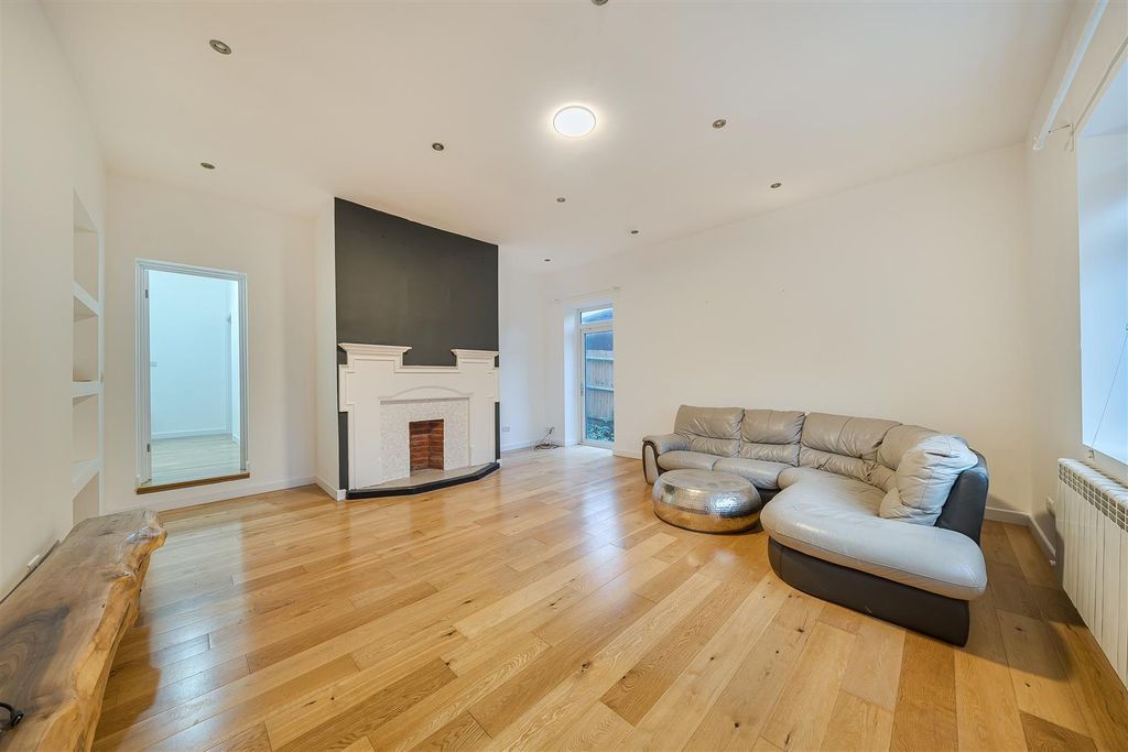 Property photo 1 of 18 1374901-10-6904E4793Fd33.Jpg