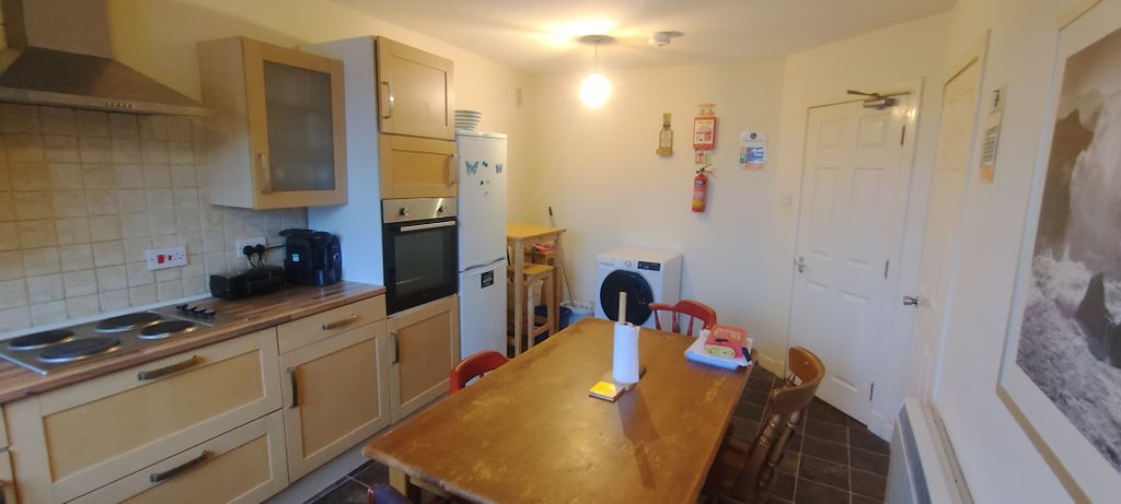 Property photo 2 of 14 Kitchen