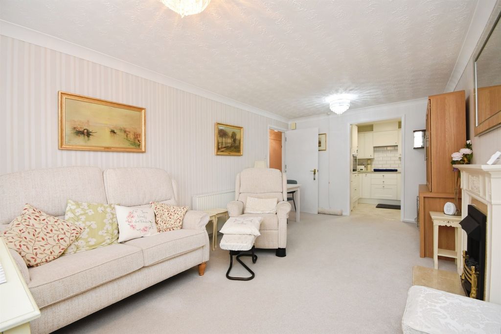 Property photo 3 of 17