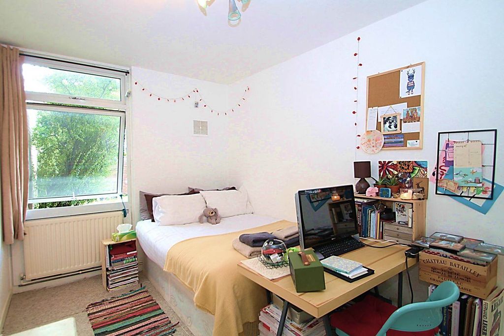 Property photo 3 of 13 Three Double Bedrooms