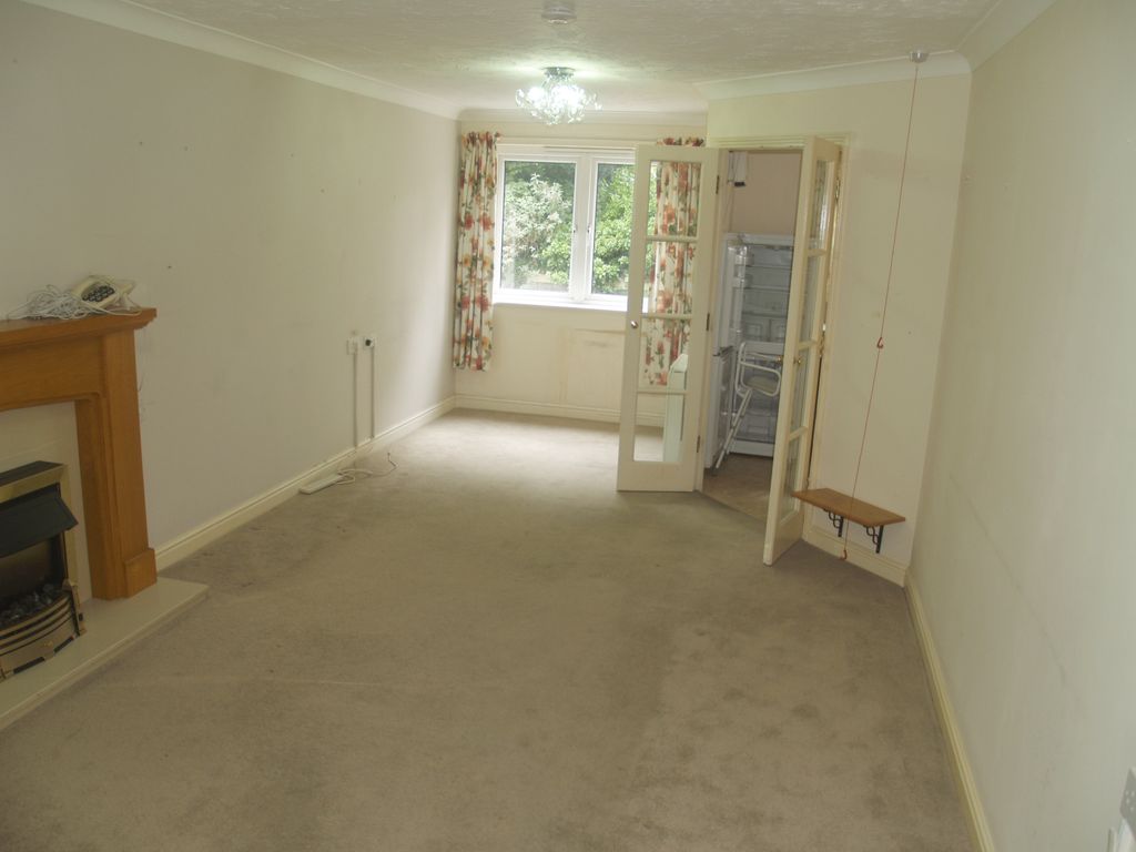 Property photo 2 of 9 Lounge