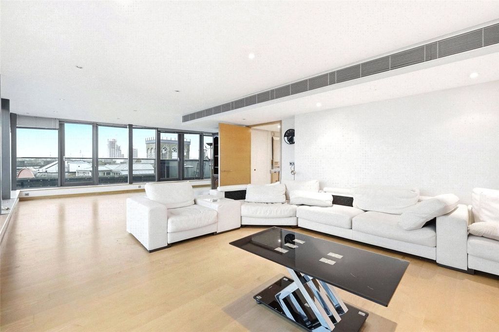 Property photo 1 of 24 Picture No. 11