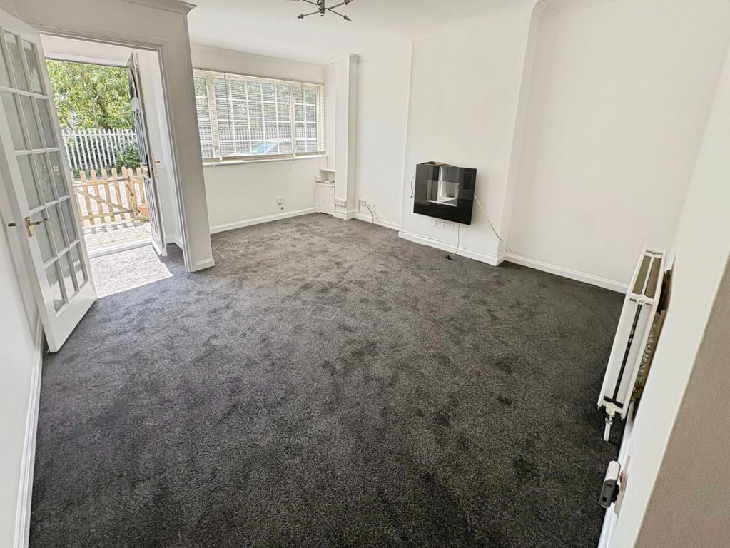 Property photo 2 of 9 Living Room