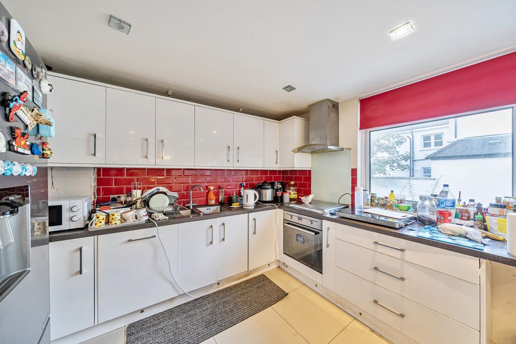 Property photo 3 of 18 1373392-5-68Ff809...