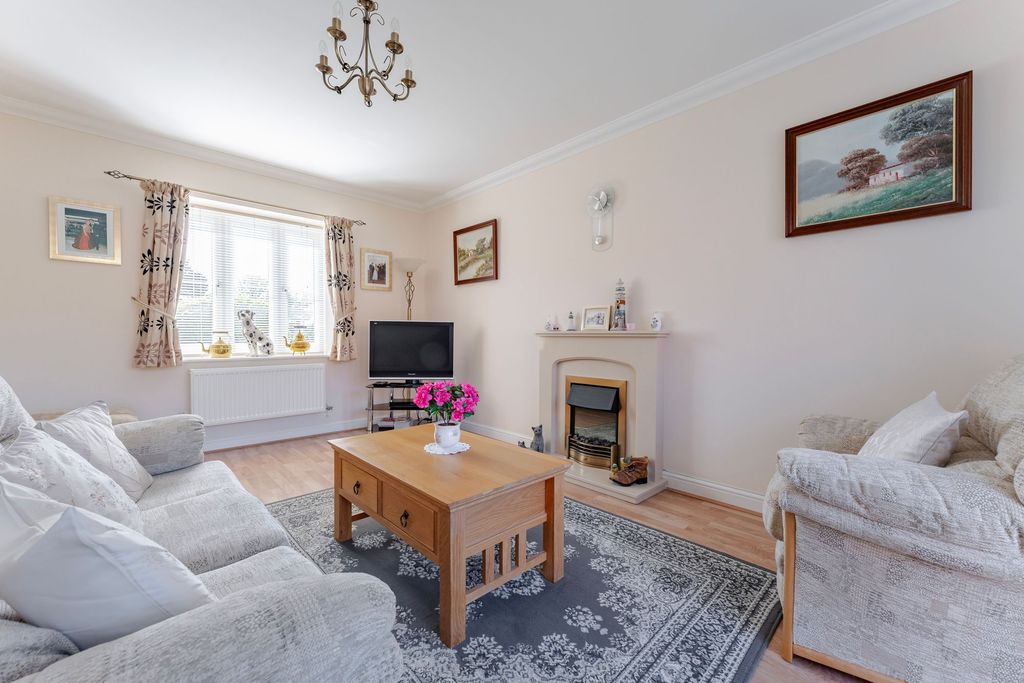 Property photo 3 of 25