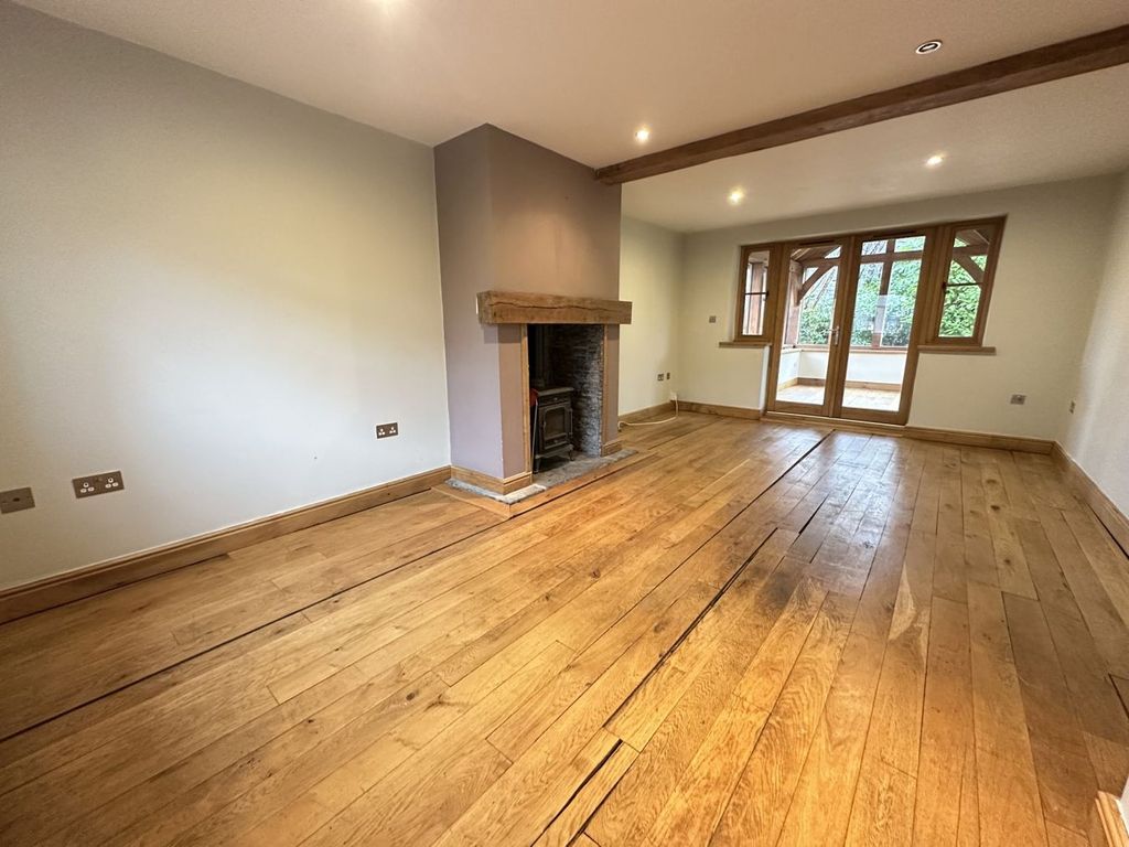Property photo 2 of 25