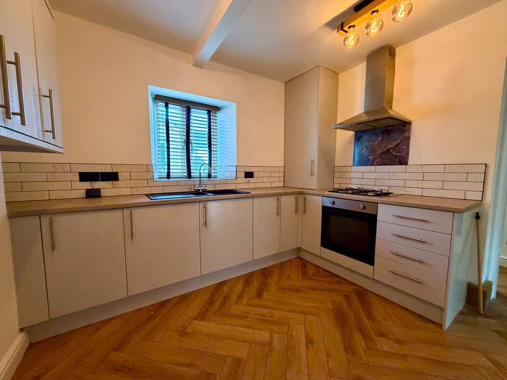 Property photo 3 of 43