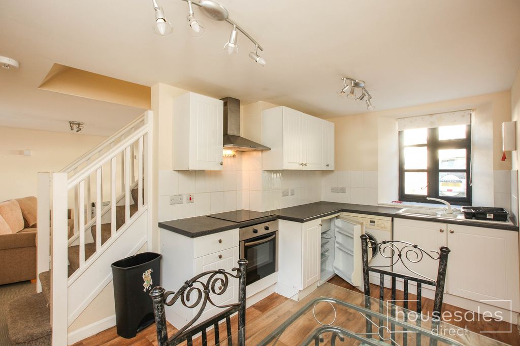 Property photo 2 of 12
