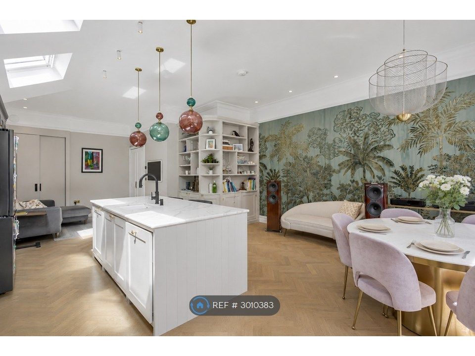 Property photo 1 of 11 Kitchen And Family Room