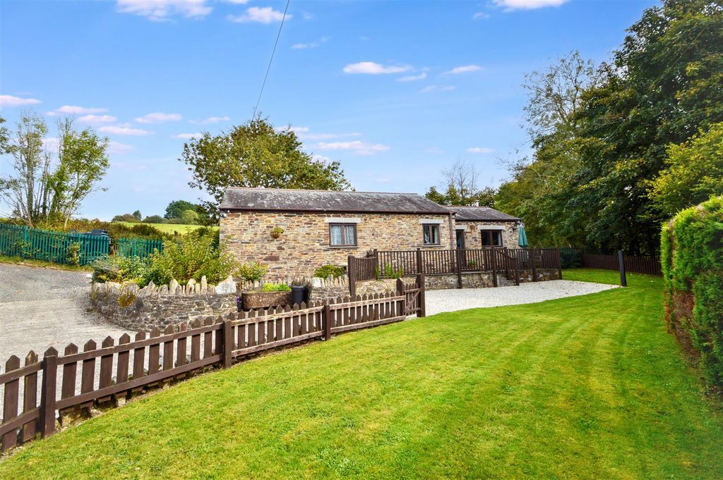 Property photo 3 of 37 Bramble Cottage