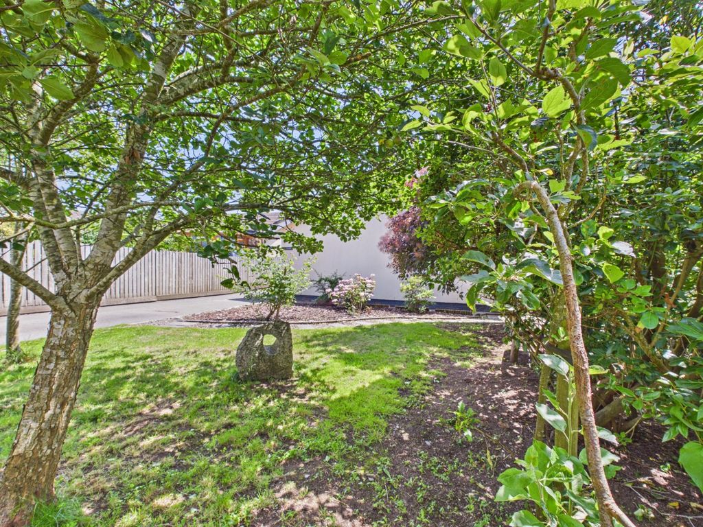 Property photo 2 of 22 3376874