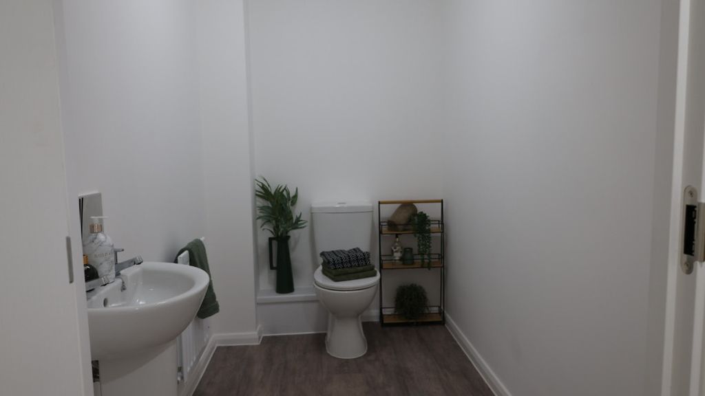 Property photo 3 of 11