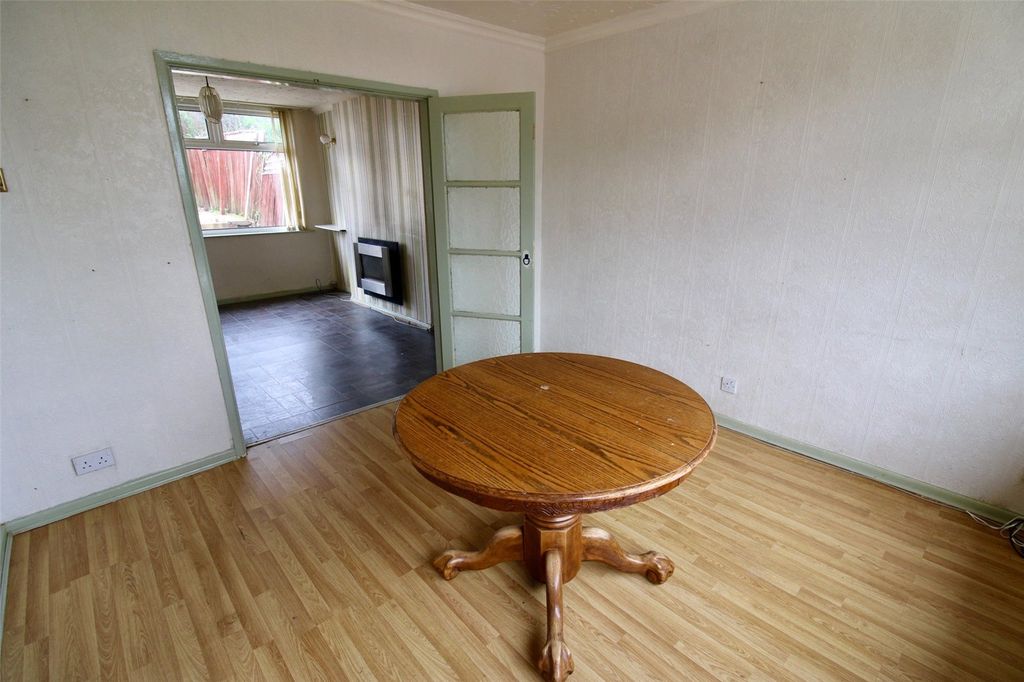 Property photo 3 of 18 Dining Room