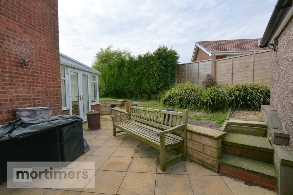 Property photo 3 of 17 Garden