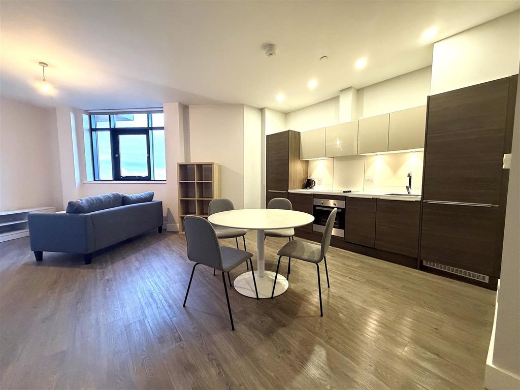 Property photo 2 of 8 Kitchen.Jpeg