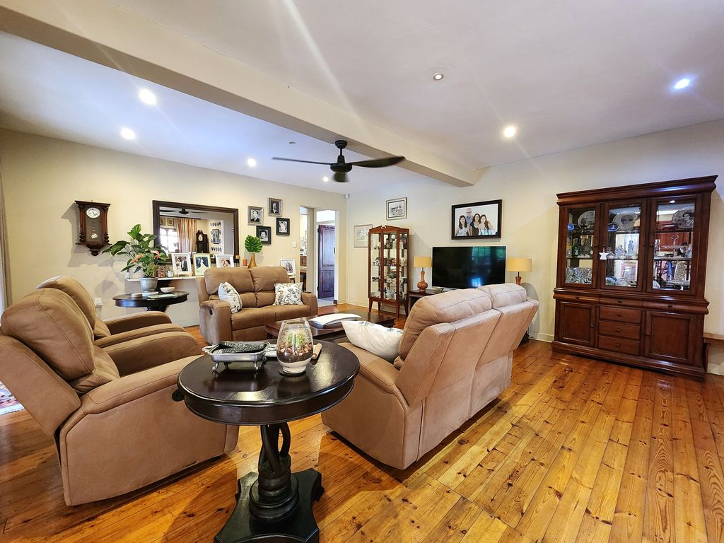 Property photo 3 of 59