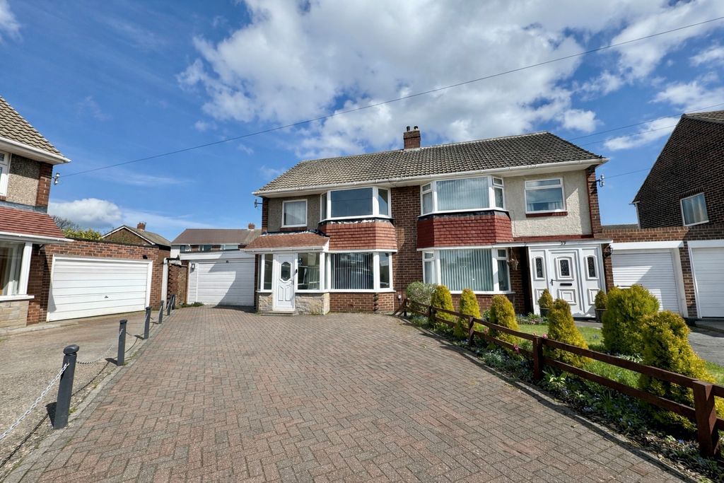 Property photo 1 of 12 Photo 5