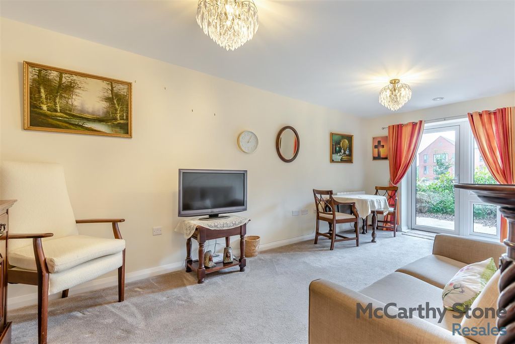 Property photo 2 of 30 8654009-Interior01.Jpg