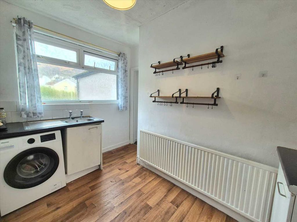 Property photo 3 of 15 Kitchen