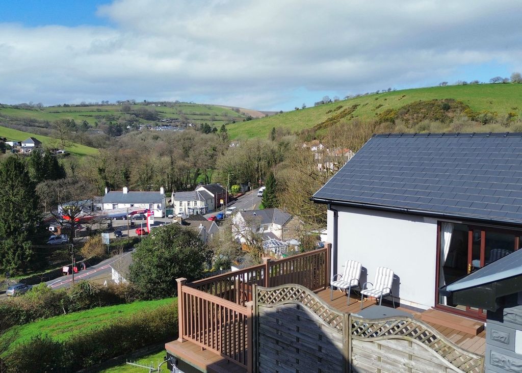 Property photo 3 of 38